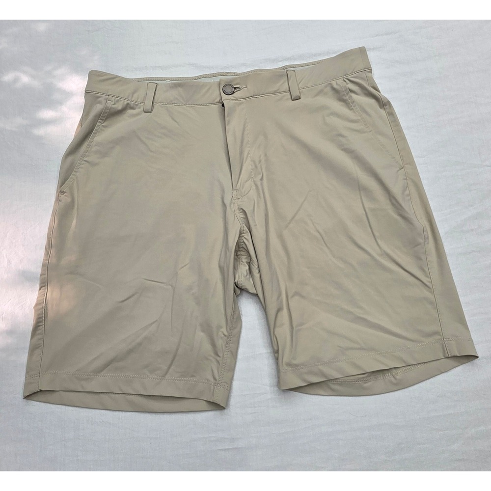 7 Diamonds Zuma Shorts Mens Large Tan Performance Golf Activewear Khaki